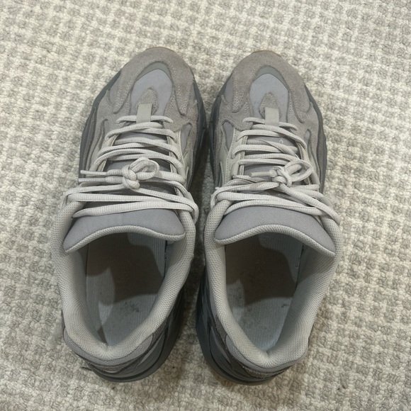 adidas Yeezy Boost 700 - FU7914- - Picture 3 of 5
